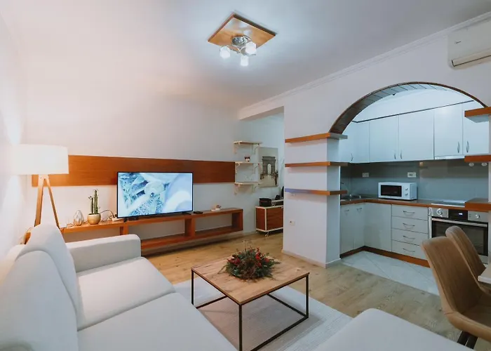 Cozy Center House
