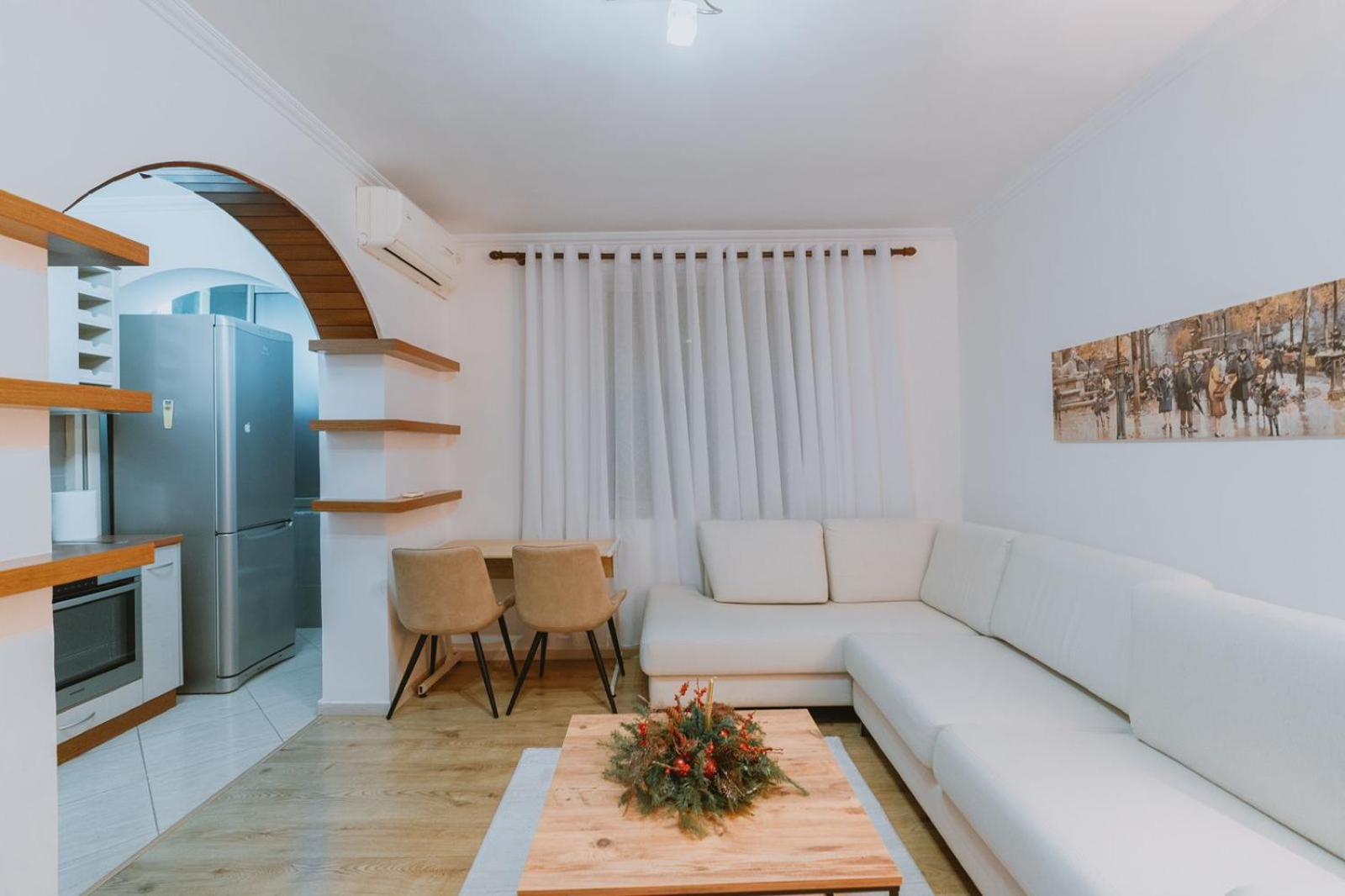 Cozy Center House